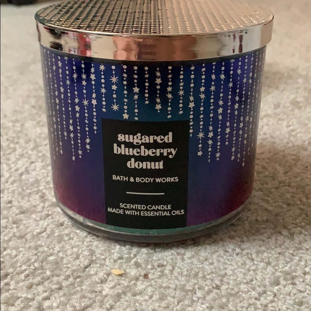 Bath & Body Works Candle- Sugared Blueberry Donut